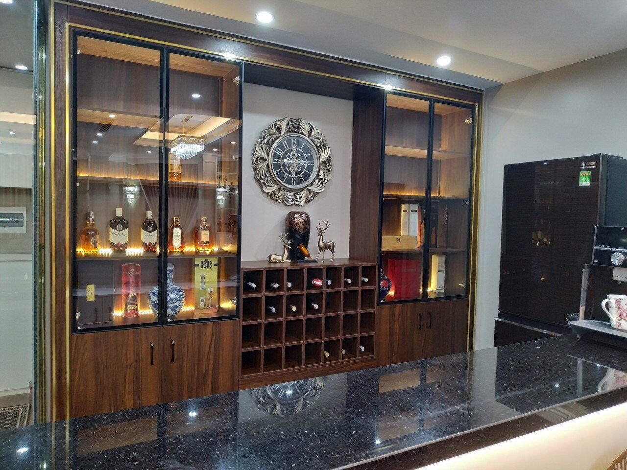 Tủ rượu nội thất sgg