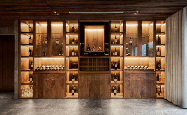 tủ rượu nội thất sgg